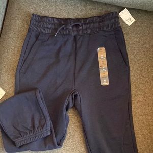 Gap matching set, size 8.